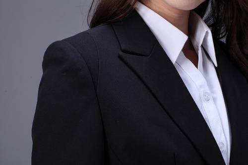 企業(yè)在選擇工作服的時(shí)候應(yīng)該如何挑選                                                                                         